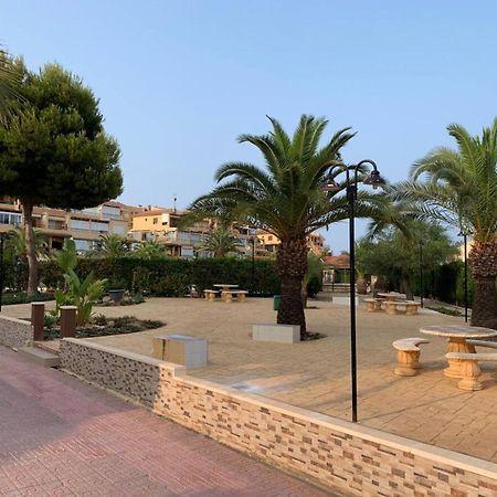 Under The Palm Trees Appartement Torrevieja Buitenkant foto